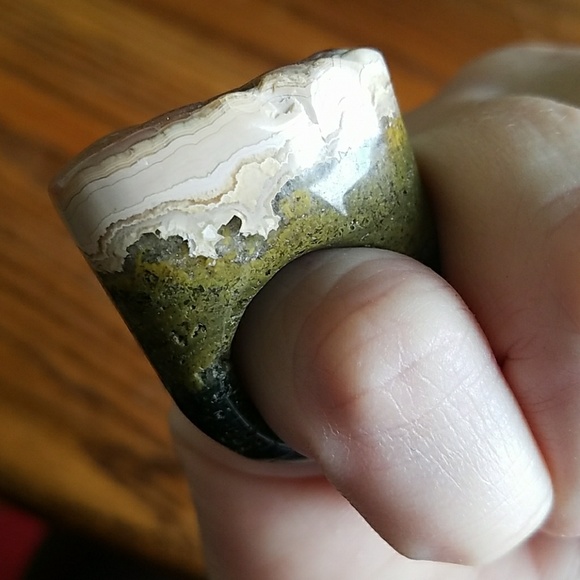 One of a kind natural carved jasper ring - Picture 2 of 8